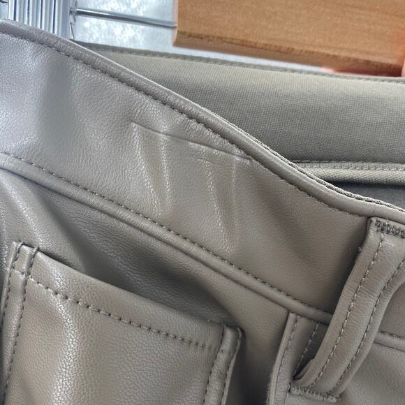 Abercrombie & Fitch The 90s Relaxed Pants High Rise Curve Love Vegan Leather 17 - Picture 5 of 13